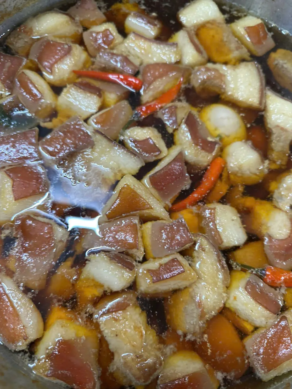 Thịt kho trứng gà