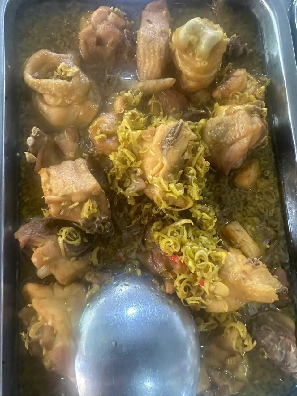 Gà kho sả
